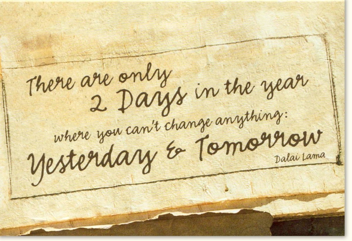 Geburtstags - Doppelkarte mit Dalai Lama Zitat - Inspirierende Weisheit & Motivation, Vintage Papier Textur, Schreibschrift Design, Achtsamkeit & Positivität für jeden Anlass, Ermutigende Grußkarte Geschenk