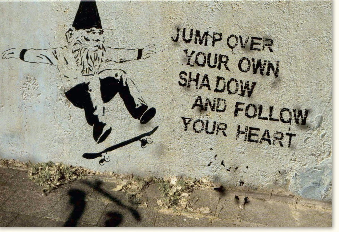 Geburtstags - Doppelkarte: Motivierender Spruch, Herz & Mut - Inspirierende Streetart - Zwerg Skateboard - Grußkarte für Selbstüberwindung