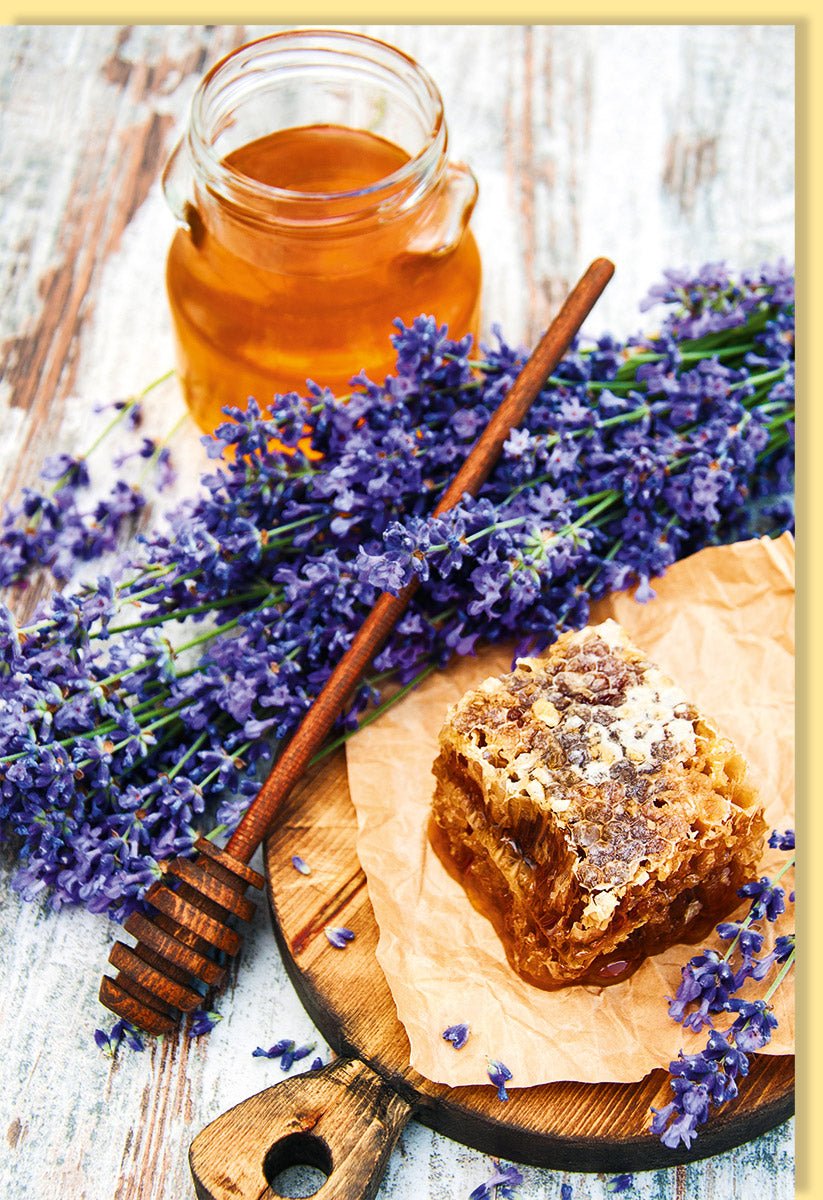 Geburtstags - Doppelkarte "Süße Natur": Honigglas & Löffel, Blumen, Kuchen - Blankokarte für Geschenke, Bienenprodukte, Lavendel, Rustikales Holzbrett Design - Bioprodukt aus Imkerei, Handarbeit in Lila & Gelb