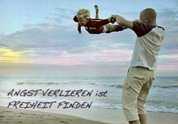 Geburtstags - Postkarte mit Strandmotiv | Familie & Spaß am Meer | Inspirierendes Zitat über Liebe, Vertrauen & Hoffnung