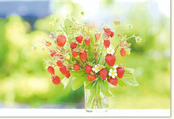 Geburtstagskarte & Einladung - Blumenkarte Natur - Motiv: Frische Erdbeeren in Glasvase, Sommerlich Grün & Rot, Schöne Blankokarte für Danke & Schönheitsgruß, Frühlingskarte Erfrischend Hell, Farbenfroh Festliche Dekorative Grußkarte