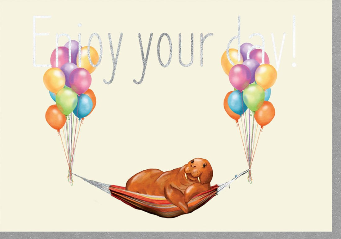 Geburtstagskarte - Farbenfrohe Glückwunschkarte zum Geburtstag mit niedlichem Bären, Luftballons & Hängematte - "Enjoy Your Day" Cartoon Illustration, fröhliche Celebration Grußkarte