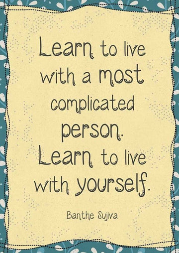 Geburtstagskarte - Inspirierende Englische Spruch Postkarte für Selbstakzeptanz, Vintage Rand Muster Design, Motivationskarte