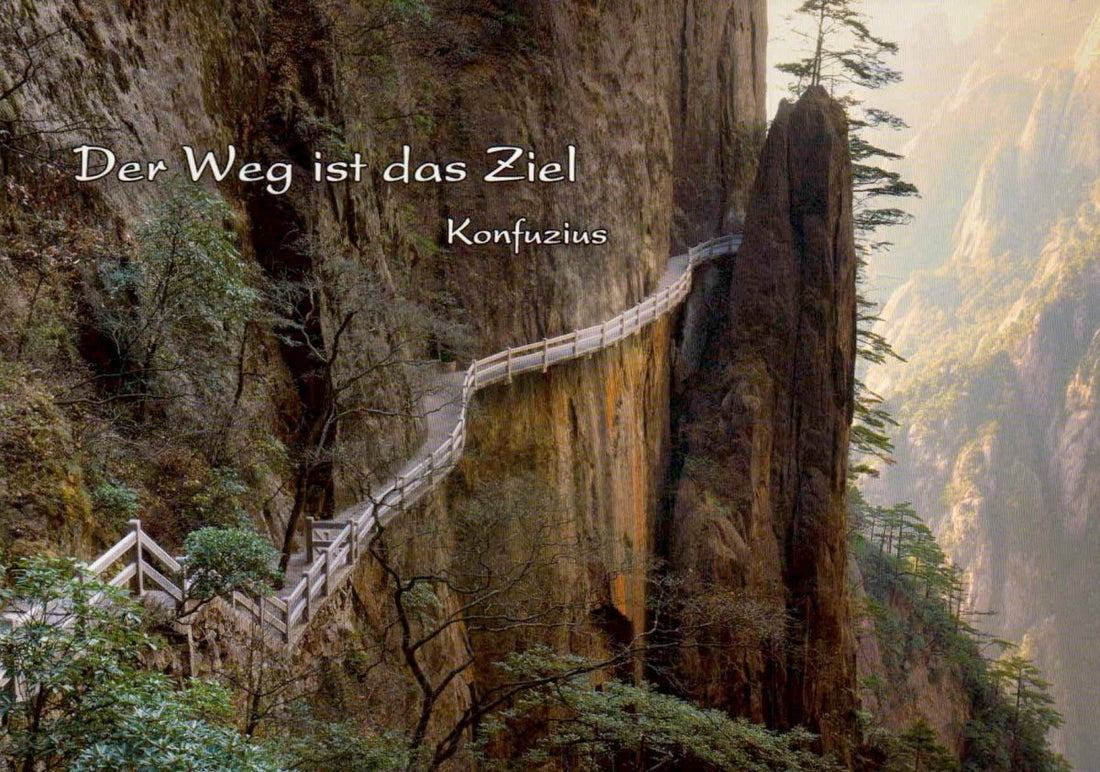 Geburtstagskarte - Inspirierende Konfuzius Weisheit, Motivations - Postkarte mit Berglandschaft für Wanderer und Reisende