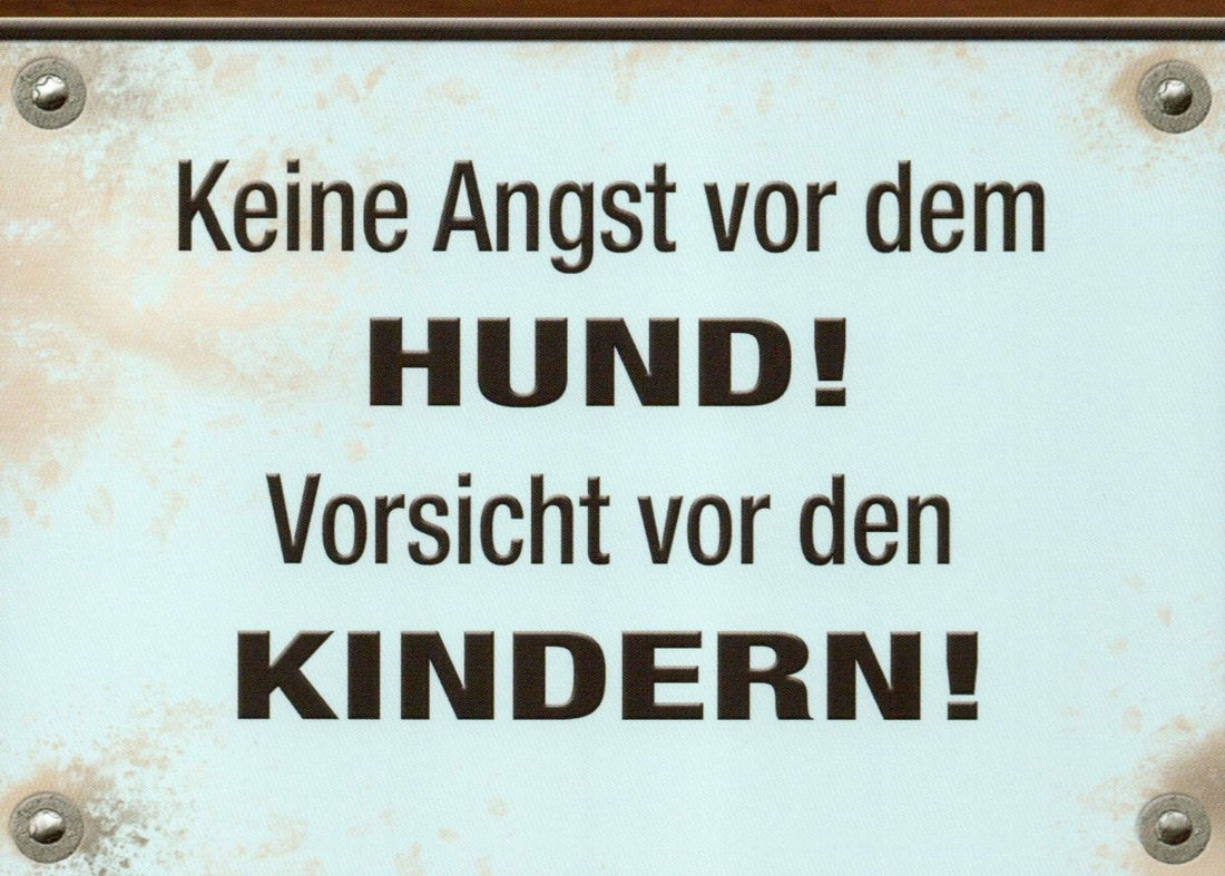 Geburtstagskarte - Lustige Postkarte mit Witzigem Hund und Spruch, Humorvolle Warnung für Kinder & Erwachsene, Spaß Geschenkidee, Scherz Deko Schild, Überraschung für Freunde & Familie