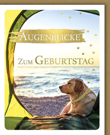 Geburtstagskarte mit Hund am Strand: Glückwunschkarte mit Zelt, Meer & Natur für Camping - Abenteuer & Erholung - Herzlichen Glückwunsch!