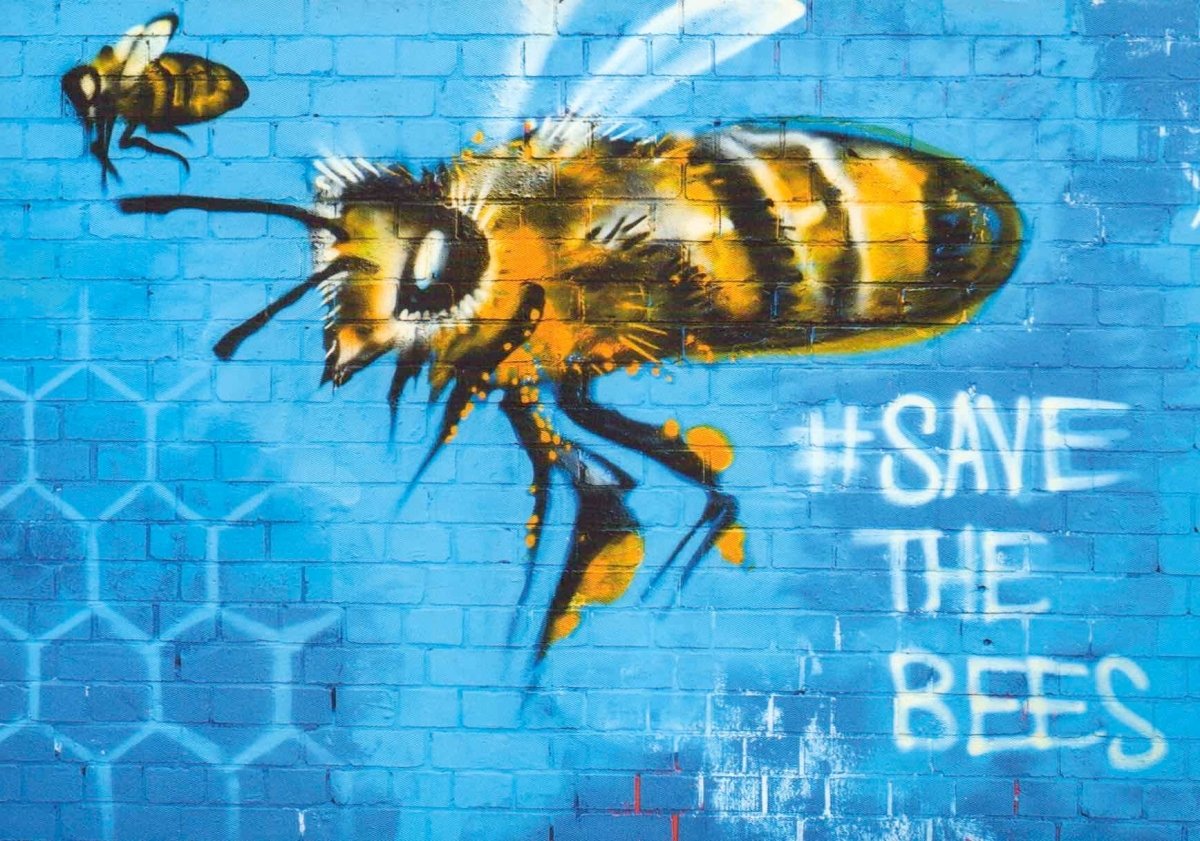 Geburtstagskarte Street Art Biene - Umweltschutz Natur Schutz Graffiti, Blaue Kunstpostkarte mit Hashtag Urban Bienenschutz, Rettet die Bienen Wandkunst, Urban Art Postkarte