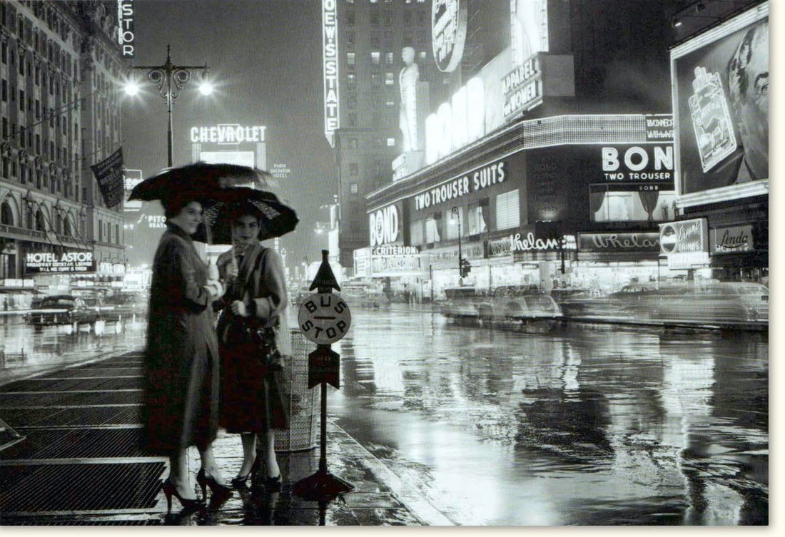 Geburtstagskarte "Times Square bei Nacht" - Retro Vintage New York City Schwarz - Weiß Fotografie, Urban USA Straßenszene mit Paar & Regenschirm, Historische Landmark Beleuchtung, Blanko Doppelkarte/Grußkarte/Postkarte