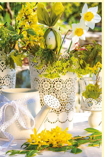 Osterkarte mit Blumenmotiv - Naturinspirierte Blankokarte für Frühling & Ostern, Garten Deko, Gelb & Weiß, Osterglocken & Forsythien, Osterei Design, Textfreie Grußkarte für Erwachsene & Senioren