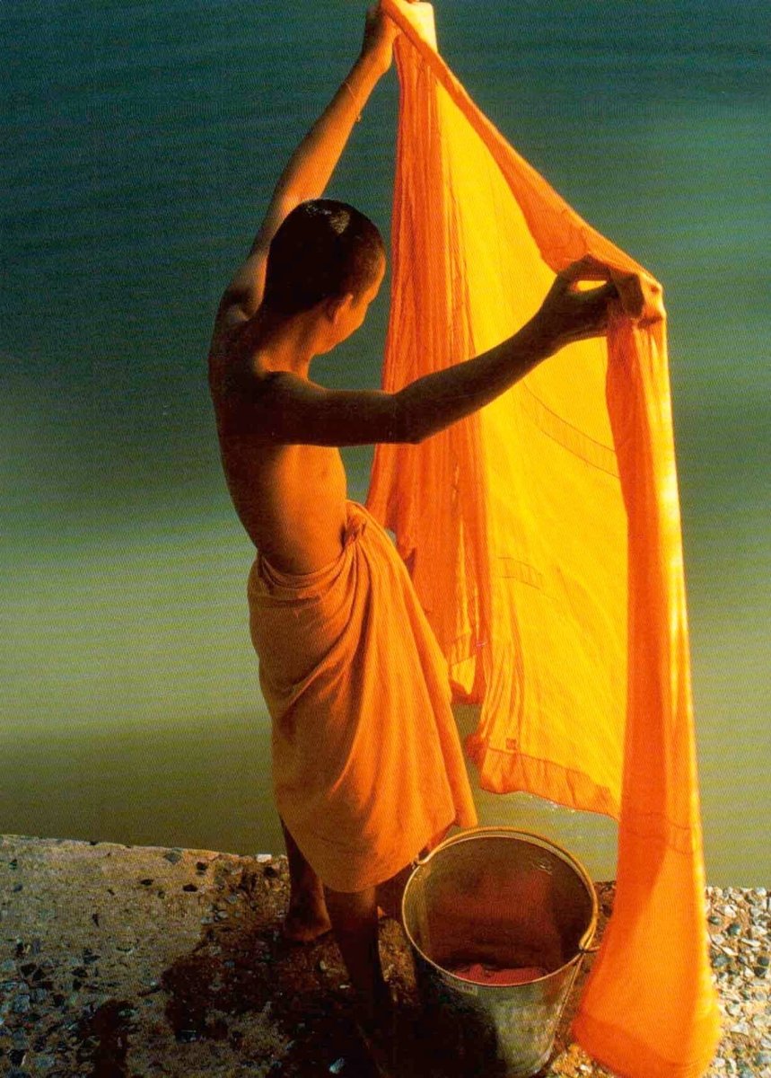 Postkarte spirituell: Monk Washing His Robe