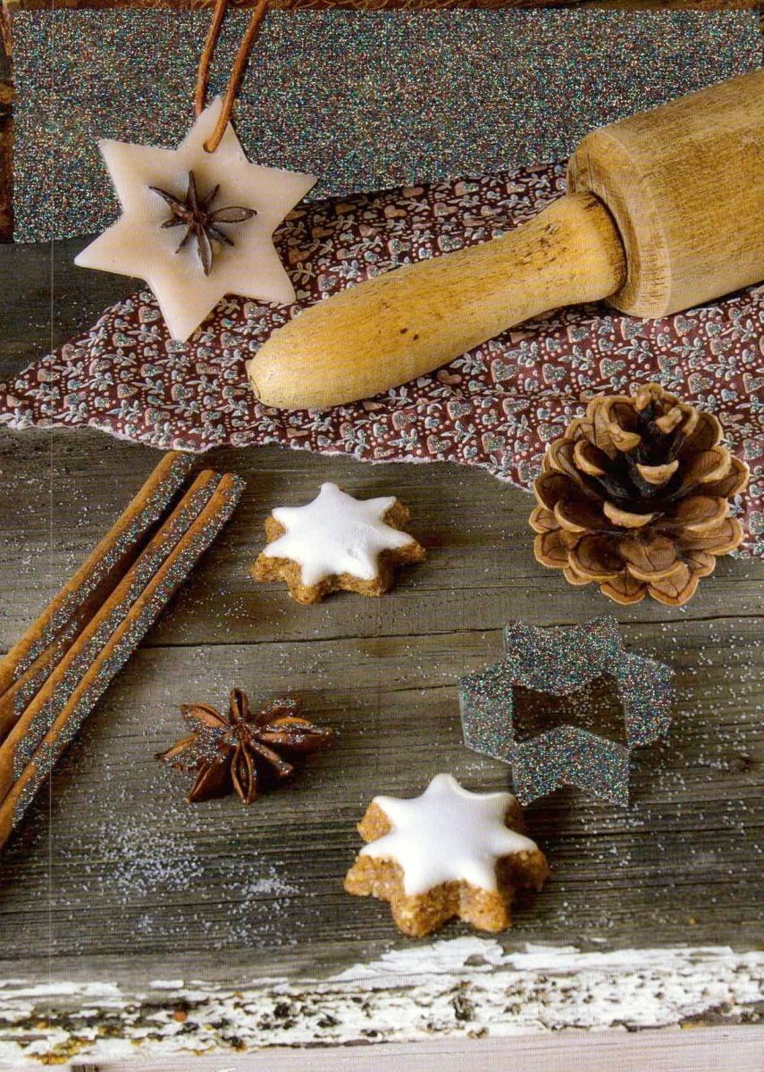 Weihnachtspostkarte Lebkuchensterne und Tanzapfen