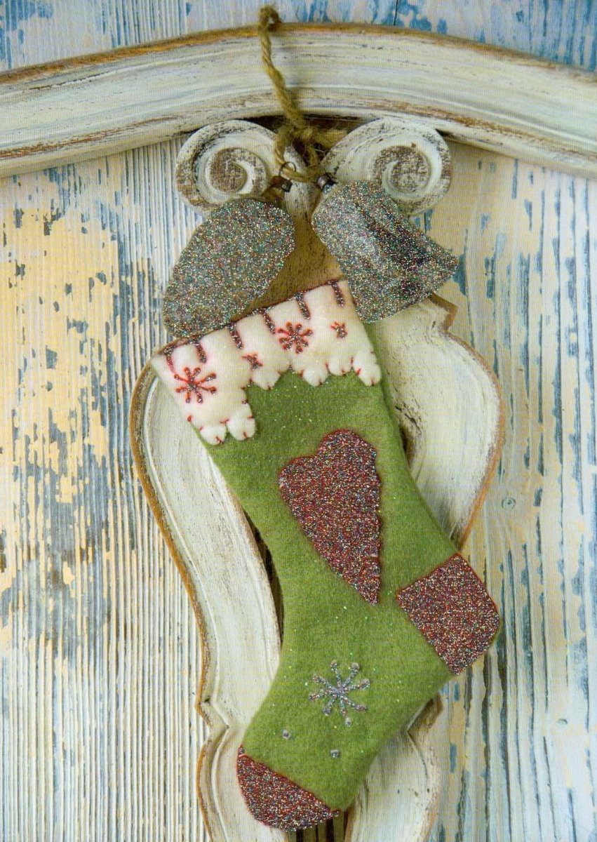 Weihnachtspostkarte Weihnachtssocken grün Weihnachtspostkarte Weihnachtssymbole rot silber