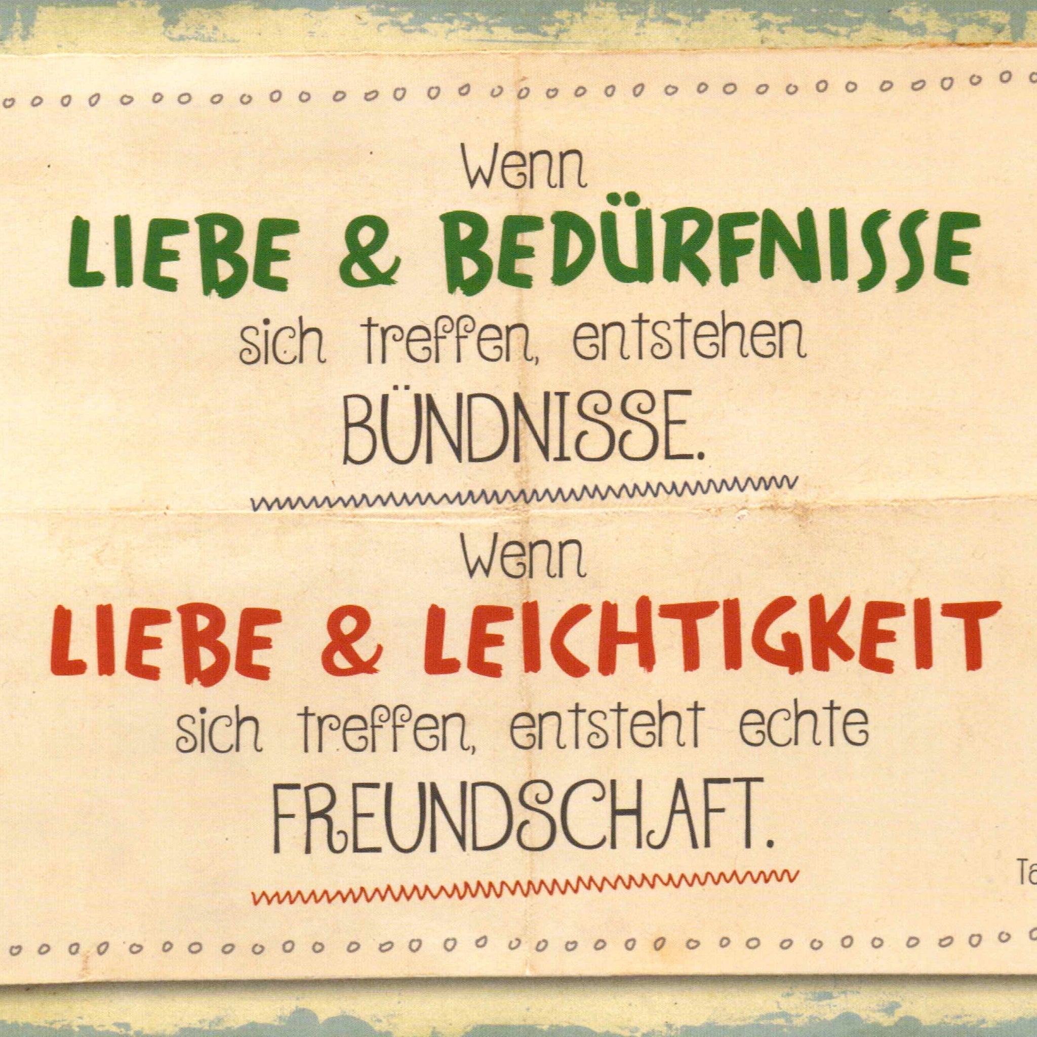 Freundschafts-Postkarte mit Liebe & Zusammenhalt Zitat, Vintage Herzlichkeit Design – Emotionale Textbotschaft für besondere Verbindungen