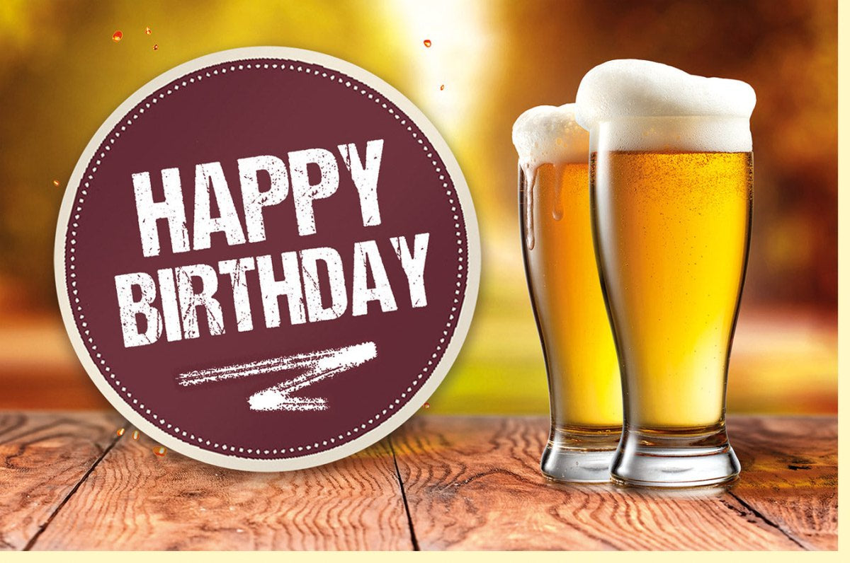 Geburtstagskarte für Männer - Cheers Biergläser & Holztisch Design, Prost zum Anstoßen, Ideal für Bierliebhaber Feiern