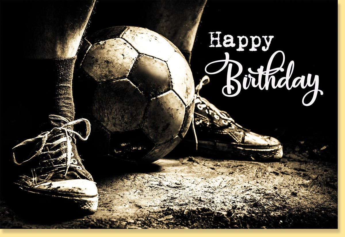 Geburtstagskarte für Männer - Vintage Fußball - Thema in Sepia, Altersunabhängige Glückwünsche, Ideal für Sportbegeisterte & Fußballfans, Geschenk mit Fußballschuhe & Ballspiel Motiv, Braun Töne