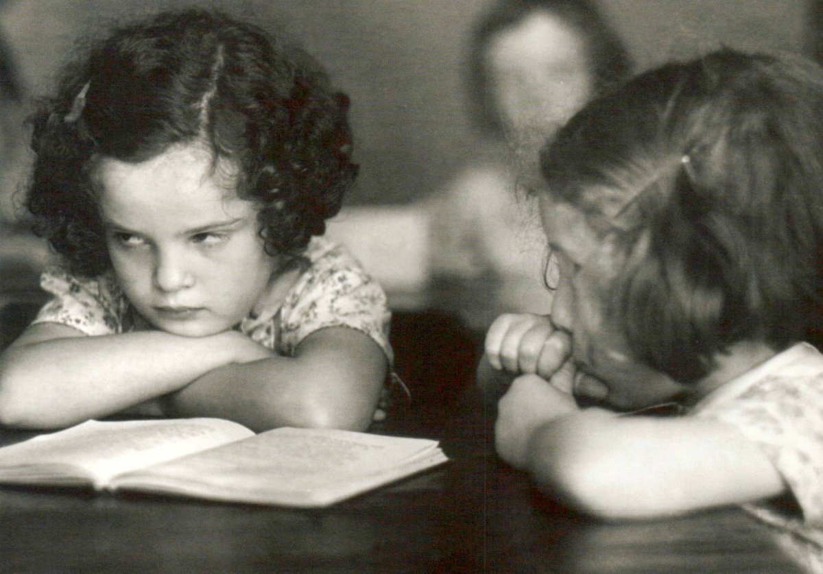 Postkarte schwarz weiß Sulking Schoolgirl