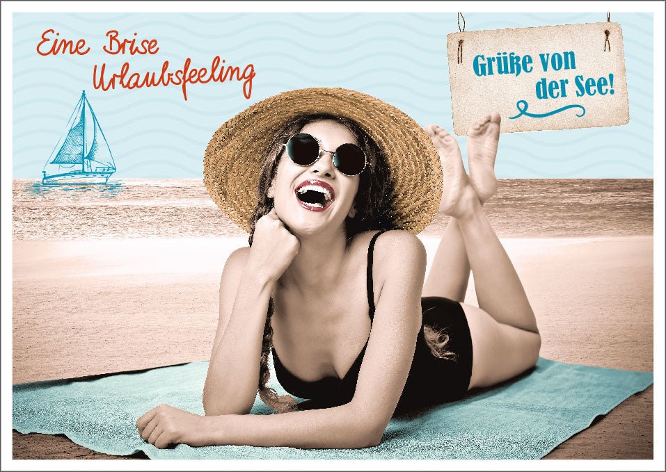 Sommerurlaub Postkarte: Strand & Meer Motiv, Lustiger Spruch, Sonnenbaden & Entspannung, mit Humor