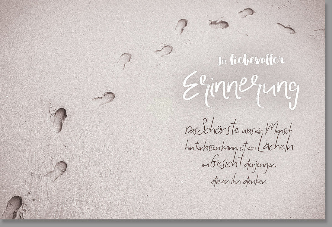 Trauerkarte Beileid Kondolenz - Stille Fußabdrücke im Sand, Erinnerung & Abschied, Gedenken mit Liebe und Trost