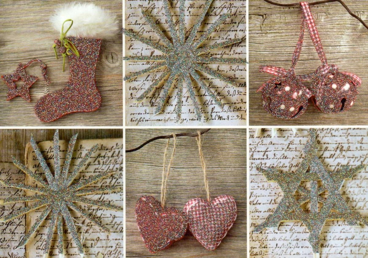 Weihnachtsgruß Postkarte mit Glitzer, Rot & Silber Deko, Sterne - Herzen - Stiefel Motiv auf Holz
