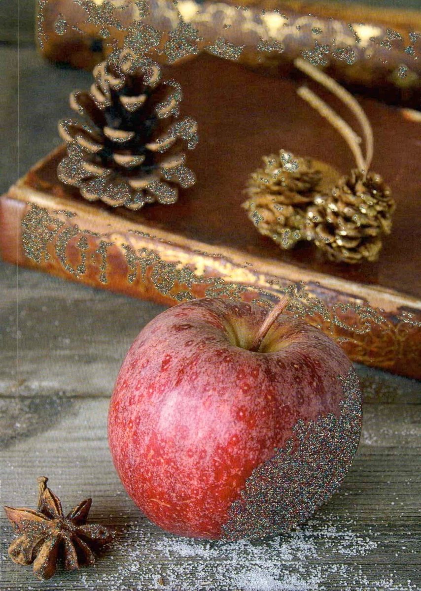 Weihnachtskarte Vintage - Stil mit Glitzer - Roter Apfel, Tannenzapfen & Sternanis auf Holz, Festliche Grüße "Merry Christmas"
